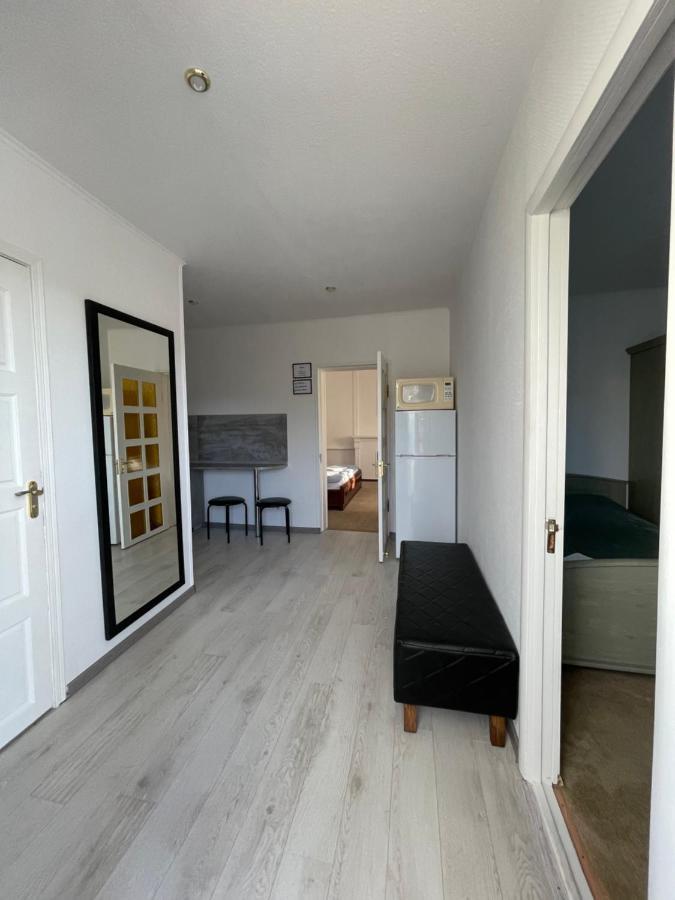 Apartments With Kitchen And Garden Kiev Buitenkant foto