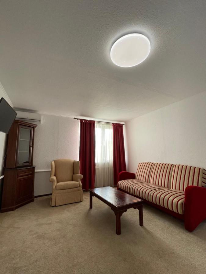 Apartments With Kitchen And Garden Kiev Buitenkant foto
