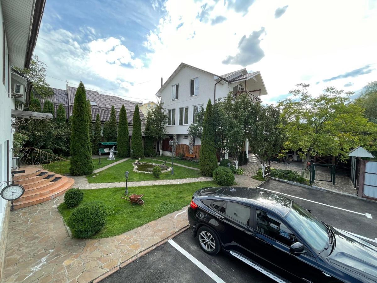 Apartments With Kitchen And Garden Kiev Buitenkant foto