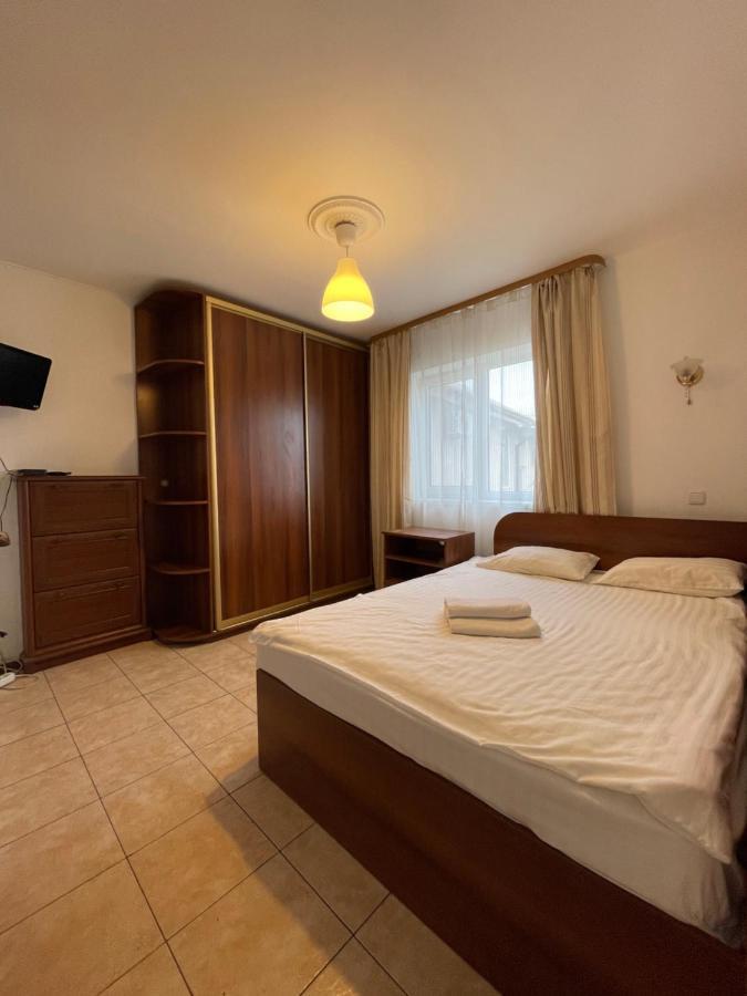 Apartments With Kitchen And Garden Kiev Buitenkant foto